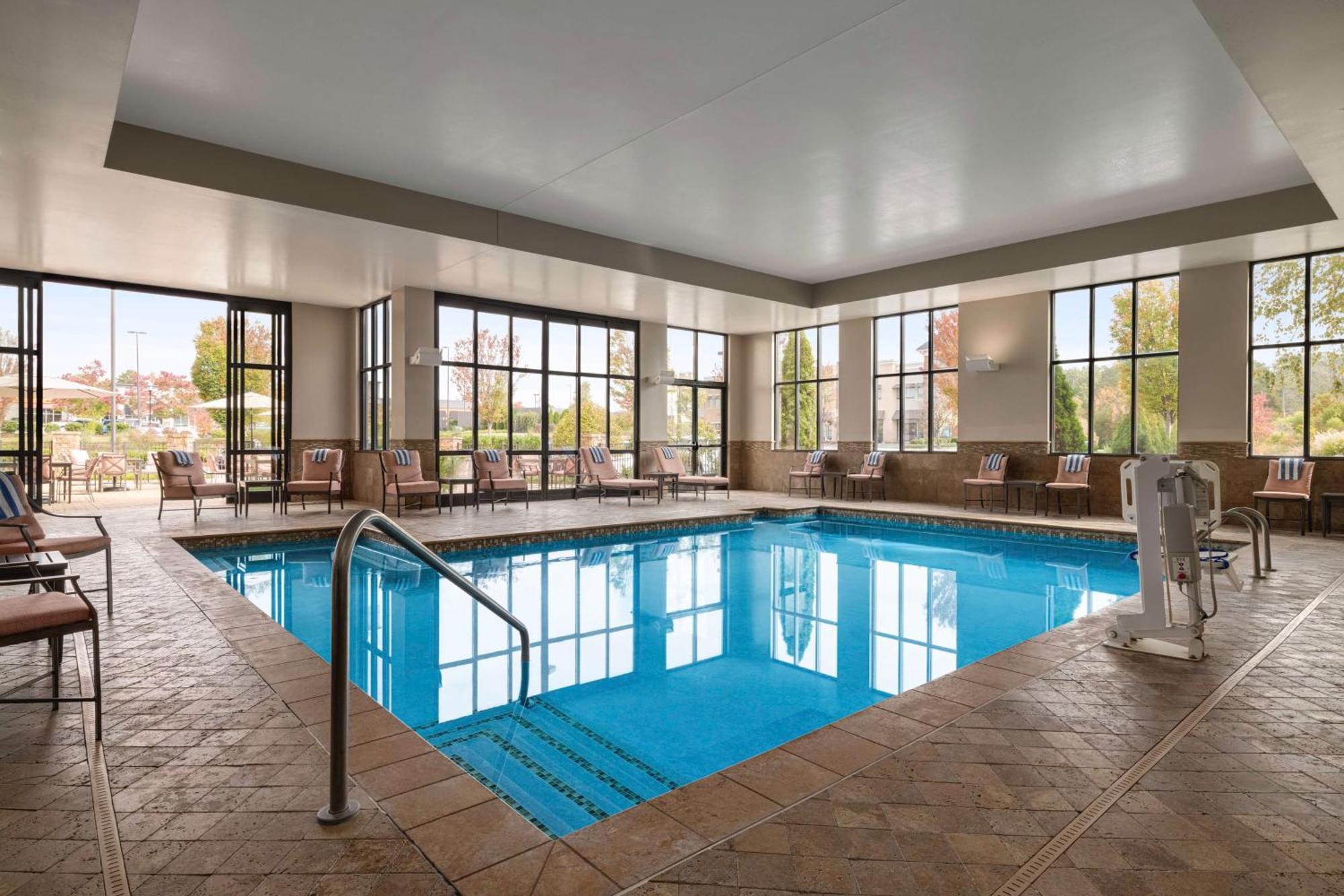 Embassy Suites Chattanooga Hamilton Place Экстерьер фото